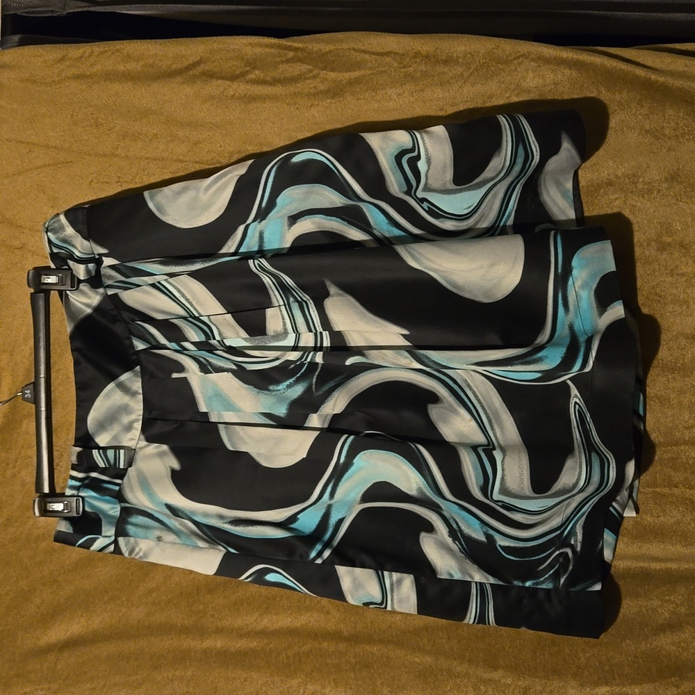 Skirt - Picture 2 of 5